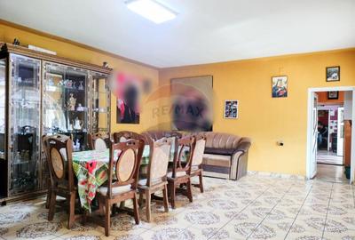 Casa cu 7 camere spa?ioase ideala pentru doua familii - 11