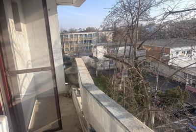 Apartament cu 2 camere semidecomandat în Hipodrom