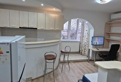 Garsoniera Piata Unirii, bloc stradal cu CENTRALA, mobilata si utilata modern - 3