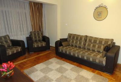 Apartament cu 2 camere semidecomandat, mobilat în Independenței