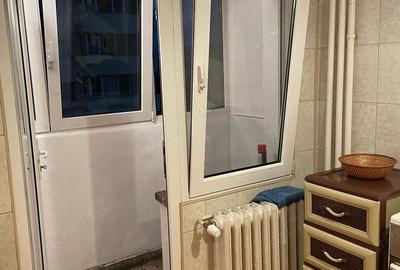 Apartament cu 2 camere decomandat în Bucur Obor