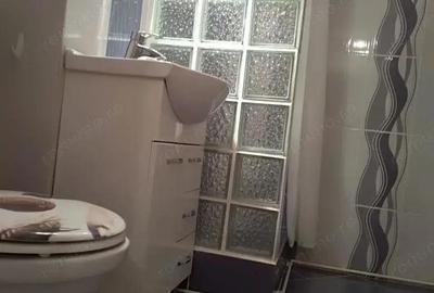 Vanzare un apartament 2 camere decomandat zona Modern - 1