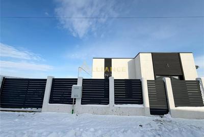 Casă cu 3 camere cu Teren 330 Mp în Berceni - 1