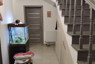 Casă cu 5 camere cu Garaj în Săbăreni - 3