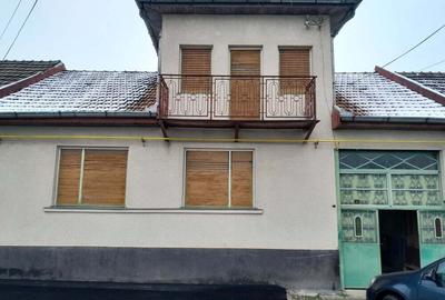 Casă cu 6 camere cu Teren 110 Mp în Central - 3
