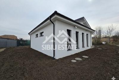 Casă individuală cu 4 camere cu Canalizare în Șura Mică - 3