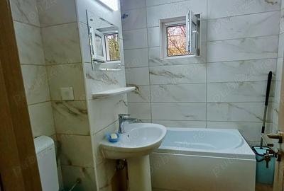 Inchiriez apartament cu 2 camere mobilat in micro 17 etajul 1. - 2