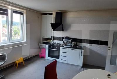 Apartament cu 3 camere decomandat, mobilat în Central - 1