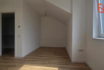 Duplex cu 4 camere cu Canalizare în Moșnița Nouă - 13