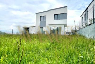 Casă individuală cu 4 camere cu Canalizare în Florești