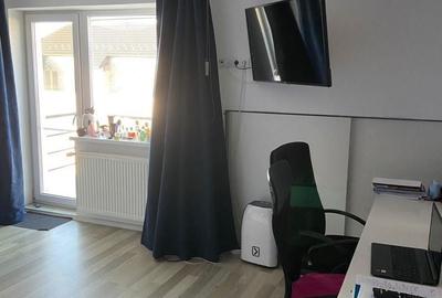 Apartament cu 4 camere decomandat în Central - 2