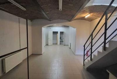Casă cu 2 camere cu Teren 100 Mp în Traian - 4