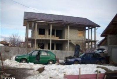Casă cu 4 camere cu Teren 350 Mp în Central - 2