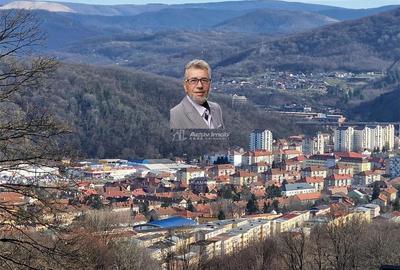 Teren de 600 mp, în Central - 3