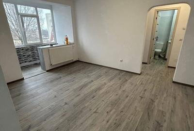 Apartament cu 3 camere în Central - 1