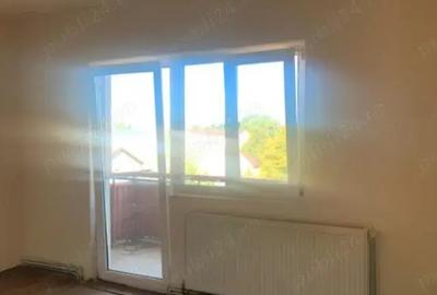 Vand apartament , 2 camere , semidecomandat , Micro 5 , Cornet - 5
