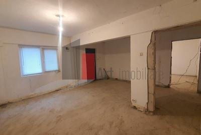 Apartament cu 4 camere decomandat în Tineretului - 3