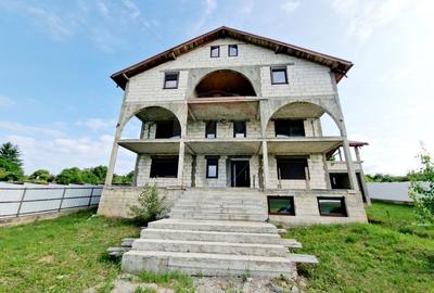 Casa spatioasa S+P+1E+M si teren generos 1664 mp