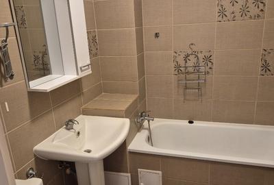 Proprietar , inchiriez apartament , renovat , 4 camere ,zona buna. - 16