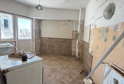 Apartament cu 3 camere decomandat în Giulești - 9