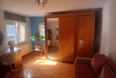 Casă cu 4 camere în Ghencea - 3