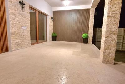 Casă cu 4 camere în Central - 2