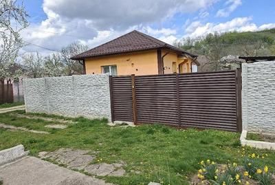 Casă cu 2 camere cu Teren 500 Mp în Central - 2