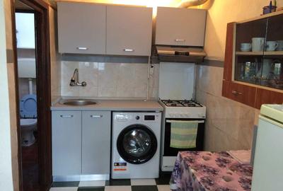 Garsonieră decomandată în Micro 19 - 2