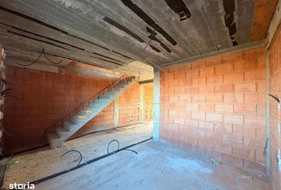 Casă cu 3 camere în Giroc