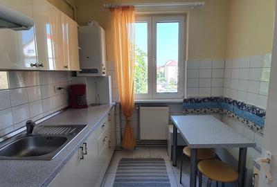 Apartament cu 2 camere semidecomandat în Cristian