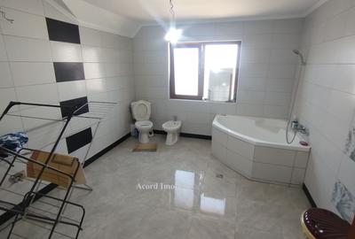 Casa căramidă cu placă de beton,  Valu lui Traian - 12