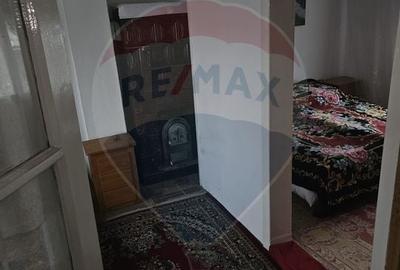 Casă cu 5 camere cu Teren 1958 Mp în Est - 3