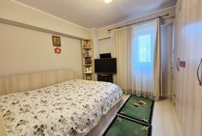 Apartament cu 4 camere decomandat în Casa de Cultură - 2