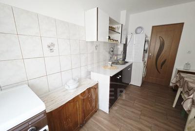 Apartament cu 3 camere decomandat în Vasile Aaron - 8