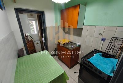 Apartament de vânzare situat la etajul 1 pe Bulevardul Decebal - 3