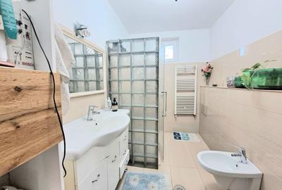 Casa individuala spatioasa, renovata total pe parter I Recas - 10