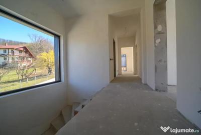 Casă cu 4 camere cu Teren 500 Mp în Central - 11