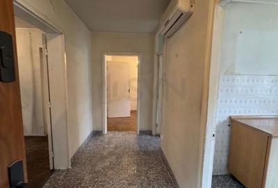 Apartament cu 4 camere decomandat în P-ța Universității - 2