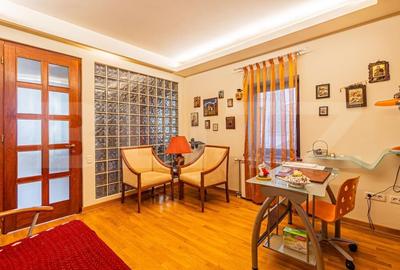 Apartament cu 3 camere si 3 bai in vila, zona Schei - 2