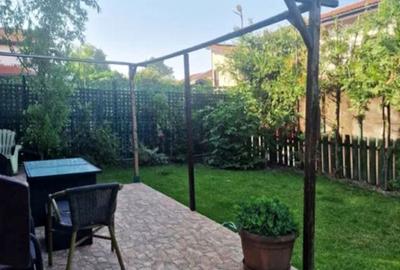 Casă cu 3 camere în Palazu Mare