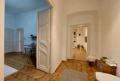Apartament cu 3 camere în Central - 2