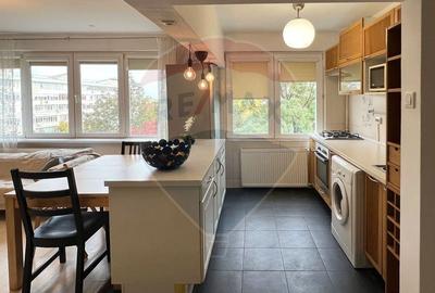 Vanzare apartament spatios,  3 camere - Metrou 1Mai - 5