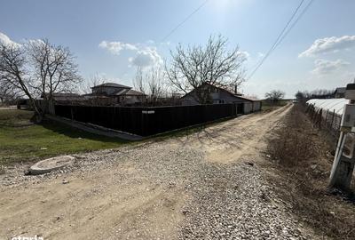 Teren de 4990 mp, în Frumușani