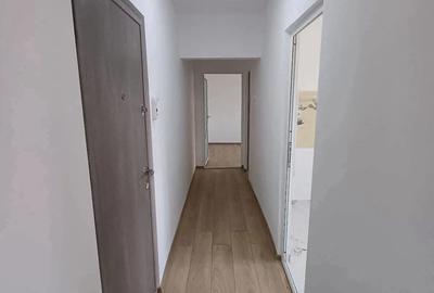 De vanzare apartament cu 2 camere, complet renovat, 53.000 euro - 1