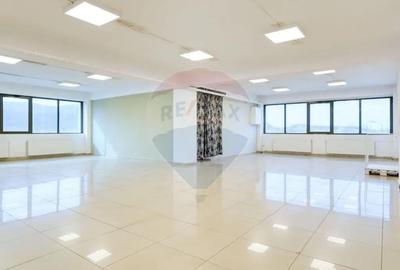 Spațiu comercial, de 1,000 mp, în Calea București - 2