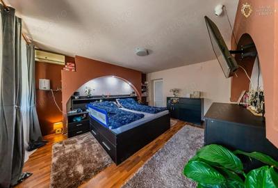 Casa 7 camere de vanzare in Vladimirescu - 1