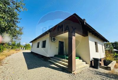 Casa / Vila cu 4 camere de vanzare - 12