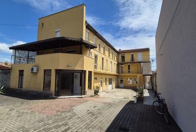 Garsonieră decomandată în Central