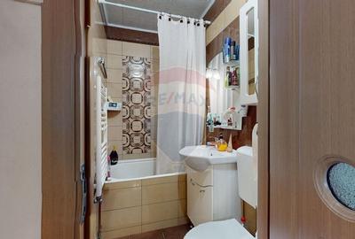 Apartament cu 2 camere semidecomandat, mobilat în Florilor - 9