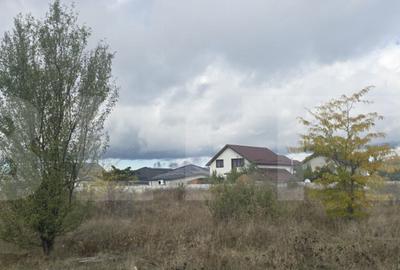 Teren de 2000 mp, în Central